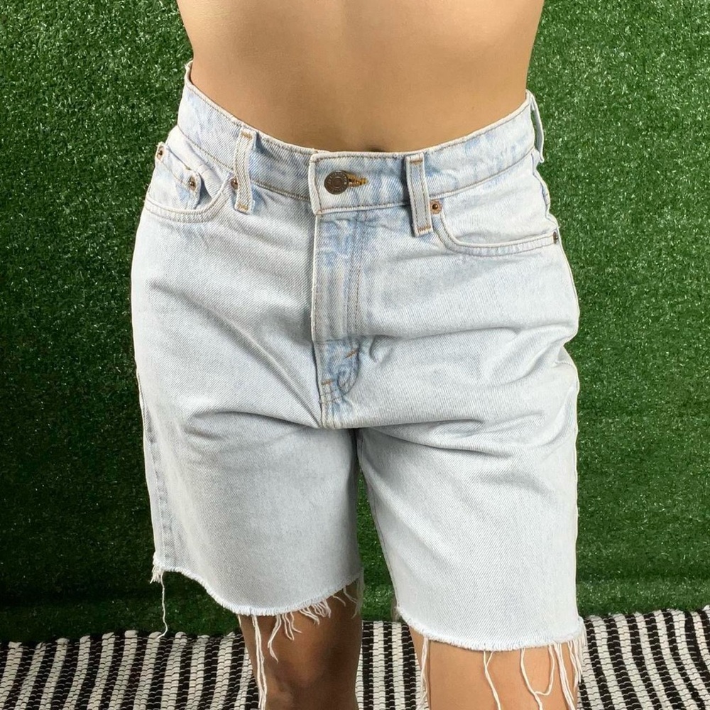 Levi's high waisted shorts 
Size M
#vintage #levi's #retro #90's